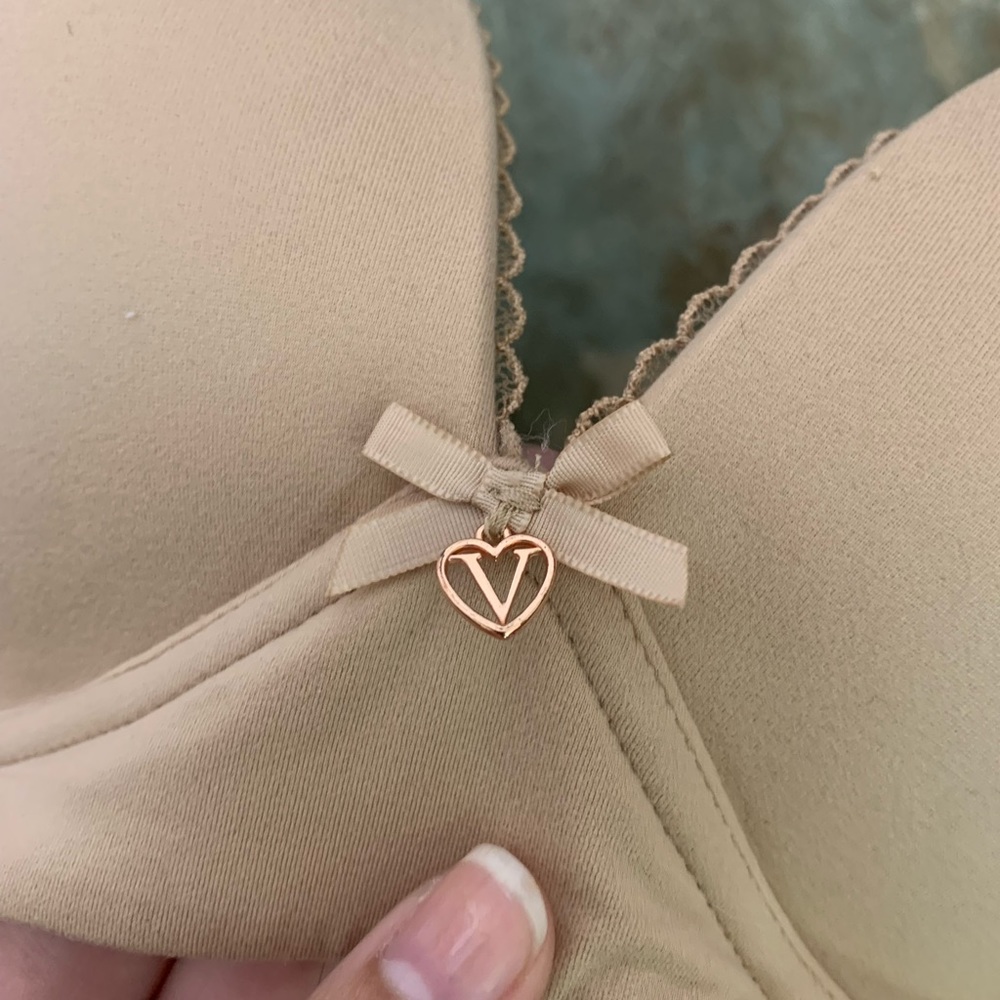 Victoria’s Secret Beige Bra - Picture 2 of 3